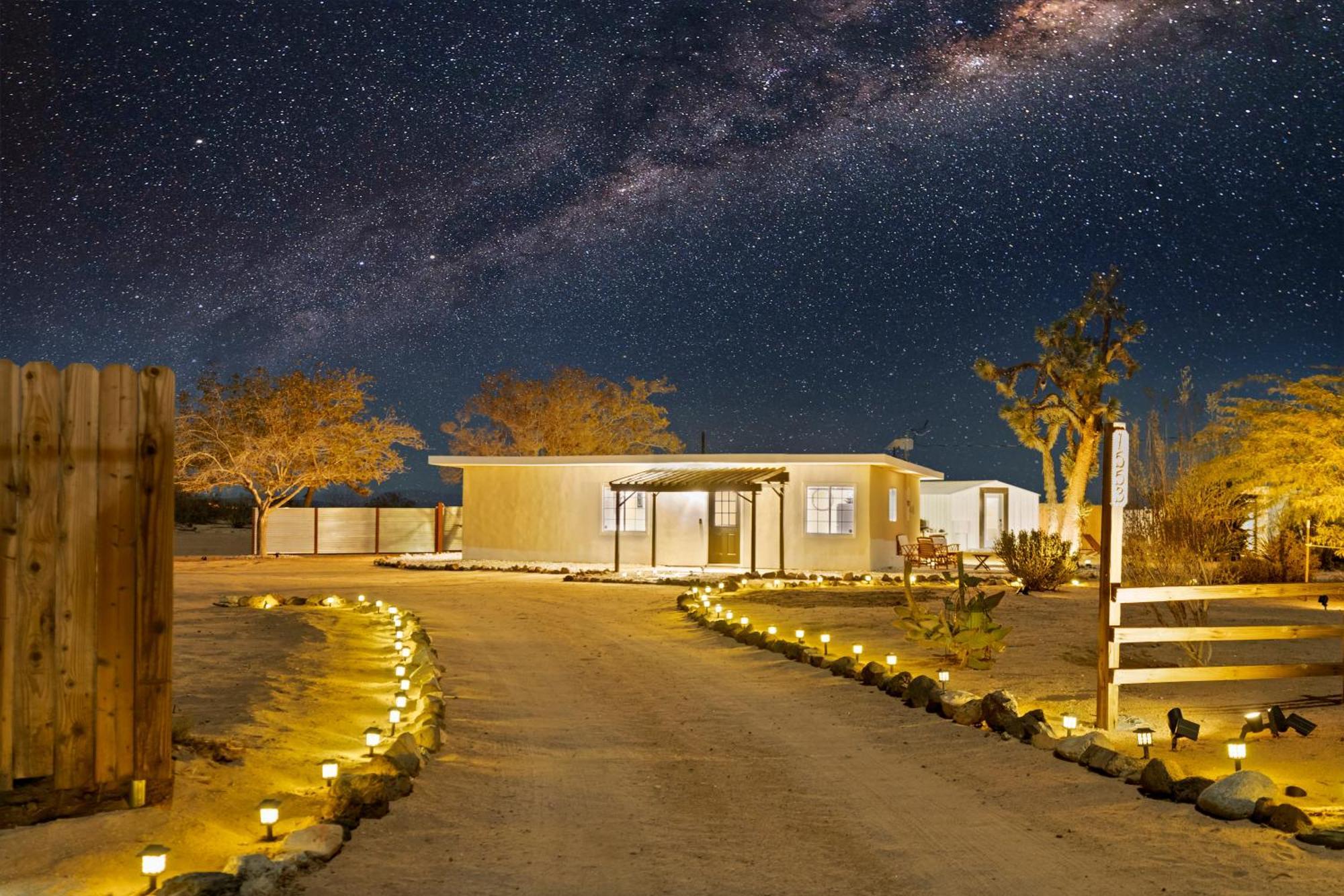 Private Jt Cabin - Ev L2 Station, Hammocks, Fire Pit, Bbq, Bocce Ball, Cornhole ユッカ・バレー エクステリア 写真